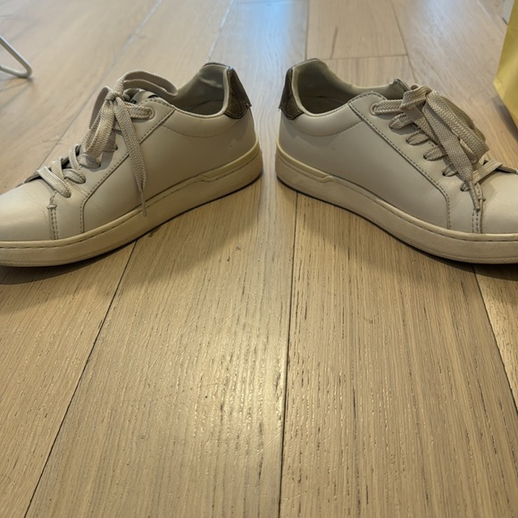 Selling coach sneakers size 6.5 in a great condition - Picture 4 of 5